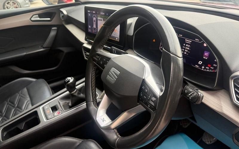 Used Seat Leon XCELLENCE Lux 150 HP (110 kW) 2021 Red Estate