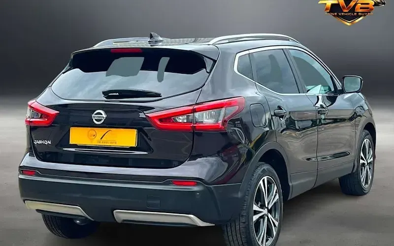 Used Nissan Qashqai N-Connecta 116 HP (85 kW) 2017 Black SUV