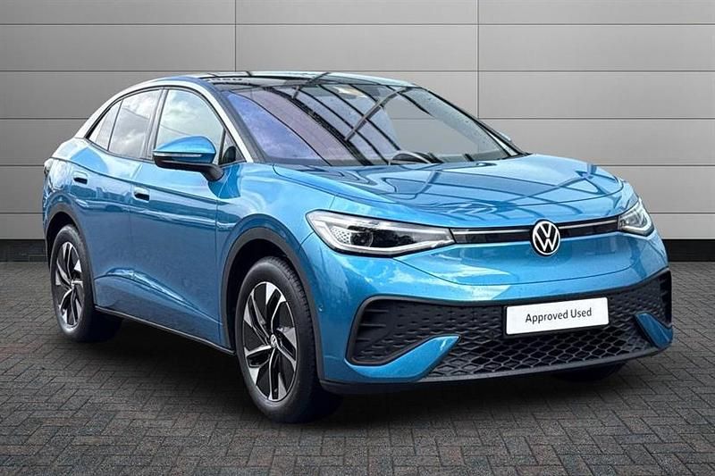 Blue dusk Used 2025 VW ID.5 Pro SUV | £32,395 (Expensive) - Image 1/3