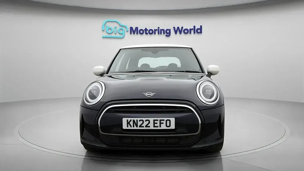 Begagnad Mini Cooper Exclusive 136 HK (100 kW) 2022 Svart Halvkombi