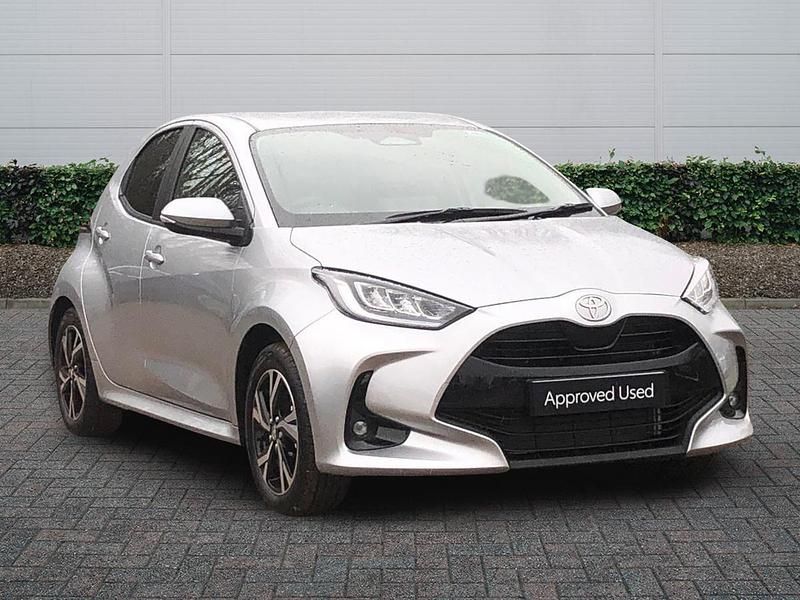 New Toyota Yaris Hybrid Design 2026 Silver metallic Hatchback