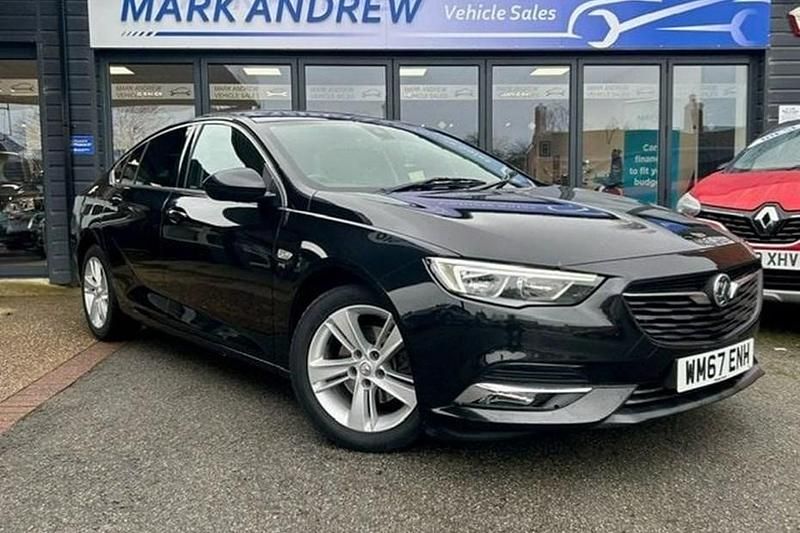 Used Vauxhall Insignia SRi 136 HP (100 kW) 2017 Black Hatchback