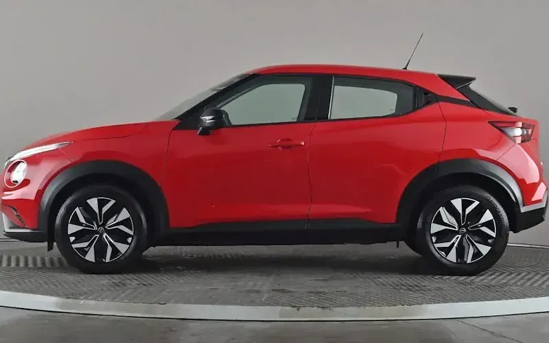 Used Nissan Juke Acenta 114 HP (83 kW) 2023 Red SUV