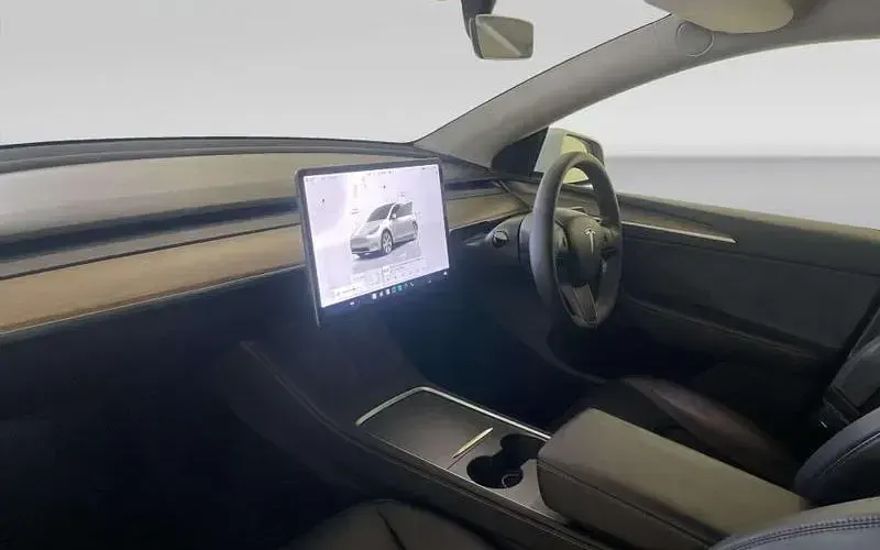 Used Tesla Model Y Standard Range 254 kW (346 HP) 2024 White SUV