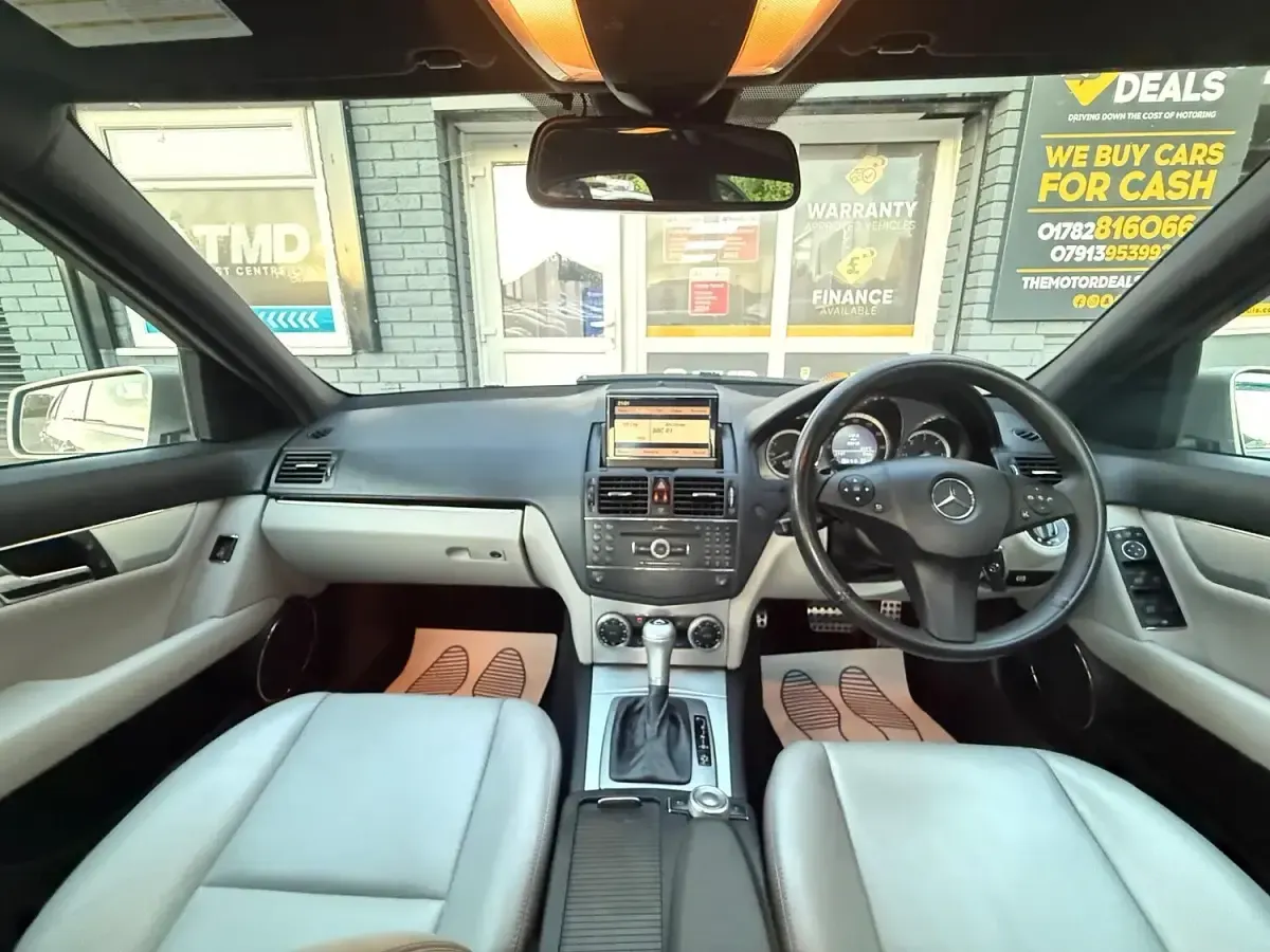 Käytetty Mercedes C220 2009 Hopea Sedan