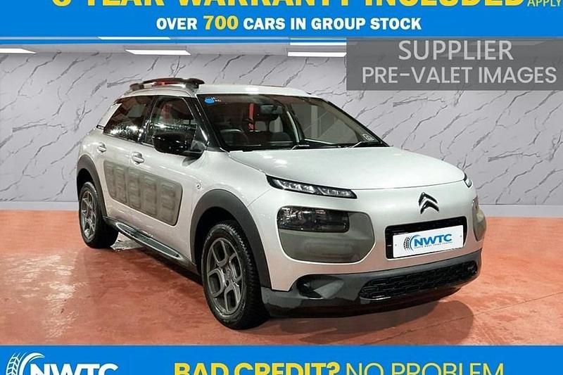 Usado Citroën C4 Cactus Feel 82 HP (60 kW) 2015 Prateado Citadino