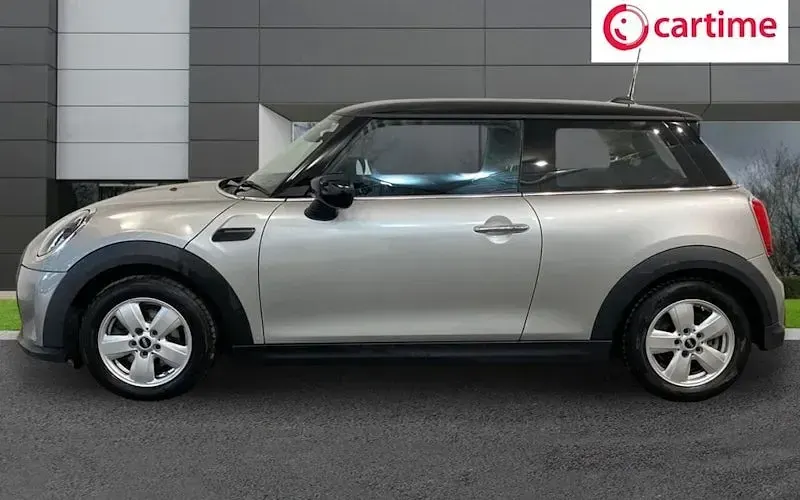 Used Mini Cooper Classic 136 HP (100 kW) 2022 Silver Hatchback