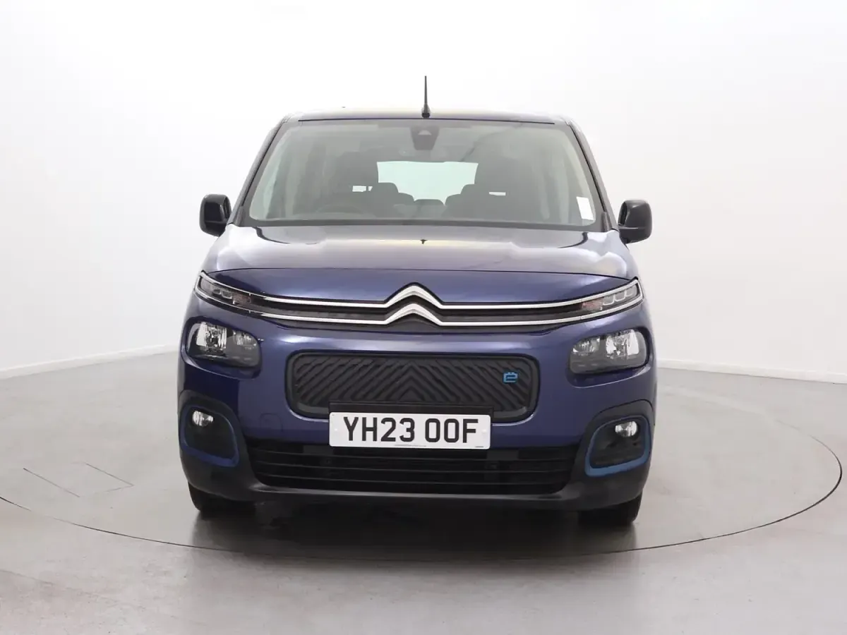 Gebraucht Citroën e-Berlingo Feel 100 kW (136 PS) 2023 Blau Van / Kleinbus