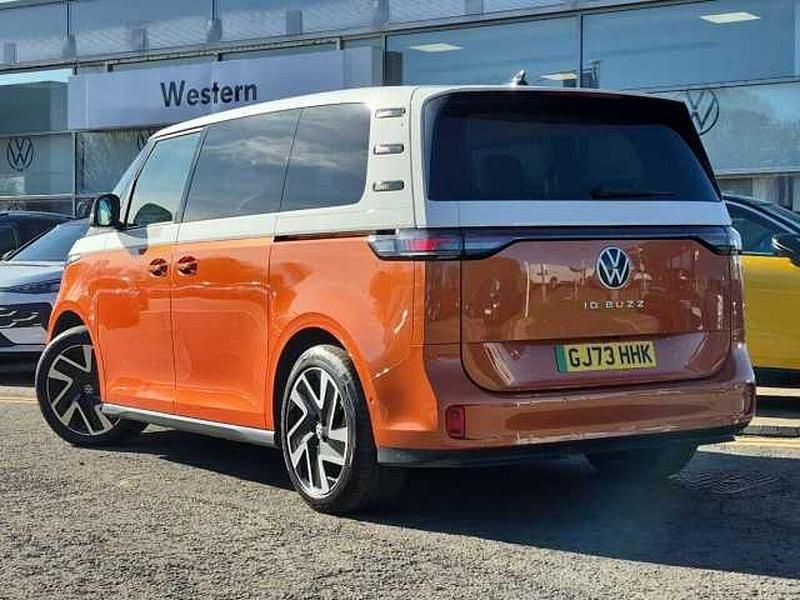 Usado VW ID. Buzz Pro 150 kW (204 HP) 2023 Branco Monovolume