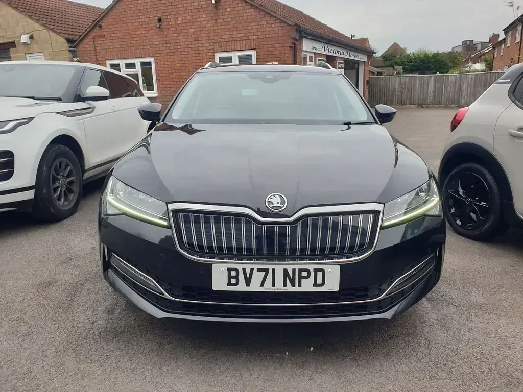 Gebraucht Skoda Superb SE Technology 218 PS (160 kW) 2021 Schwarz Kombi