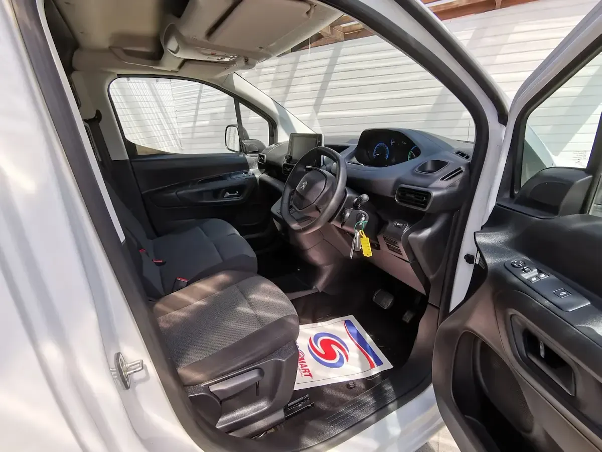 Used Peugeot E-Partner Premium 49 kW (67 HP) 2023 White MPV