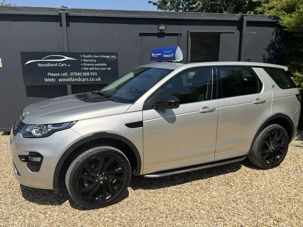 Used Land Rover Discovery Sport HSE Dynamic 180 HP (132 kW) 2017 Gold SUV