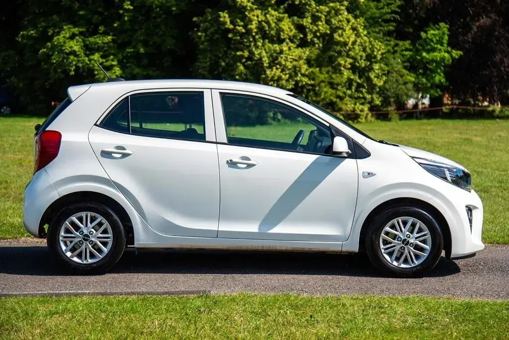 Used Kia Picanto 2023 White Hatchback