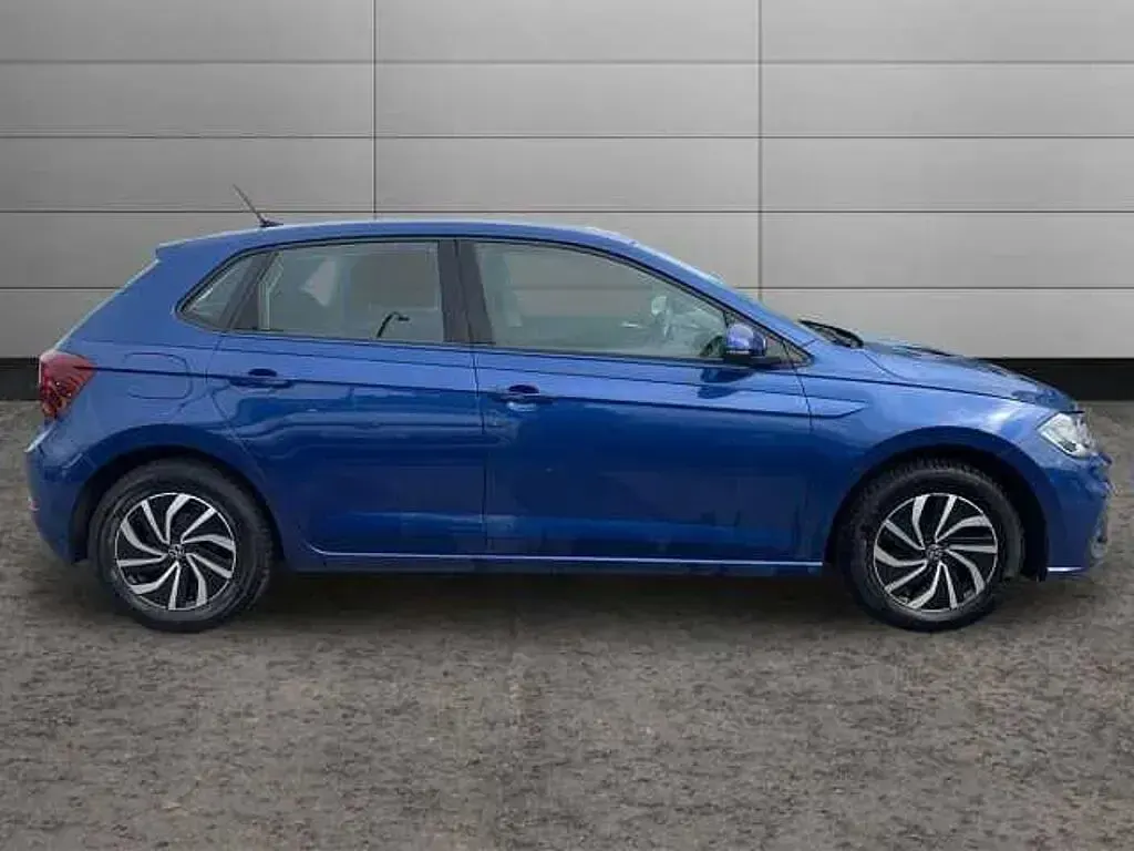 Used VW Polo Life 95 HP (69 kW) 2023 Blue Hatchback