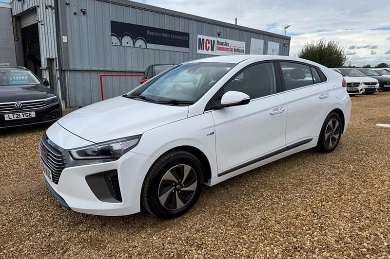 White Used 2018 Hyundai Ioniq Premium Hatchback | £11,490 (Fair price) - Image 1/1