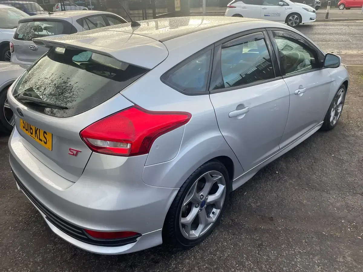 Used Ford Focus ST 185 HP (136 kW) 2016 Silver Hatchback