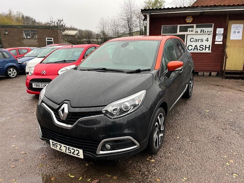 Used Renault Captur Dynamique 90 HP (66 kW) 2014 Black SUV