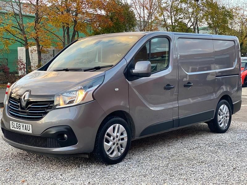 Used Renault Trafic 2018 Grey MPV