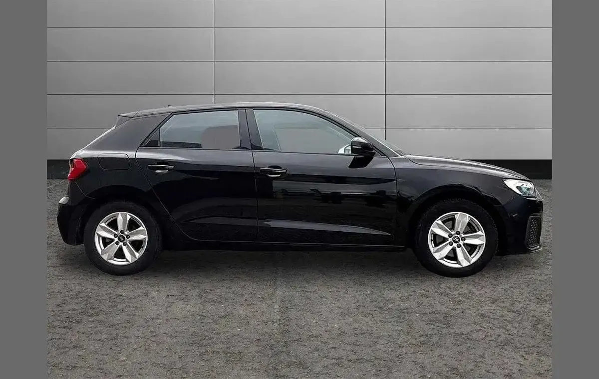 Used Audi A1 Design 108 HP (79 kW) 2023 Black SUV