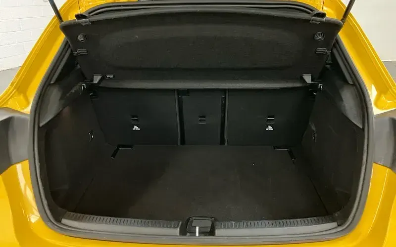 Used Mercedes A200 AMG line 163 HP (119 kW) 2023 Yellow Hatchback