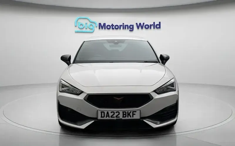 Used Cupra Leon VZ1 310 HP (228 kW) 2022 White Hatchback
