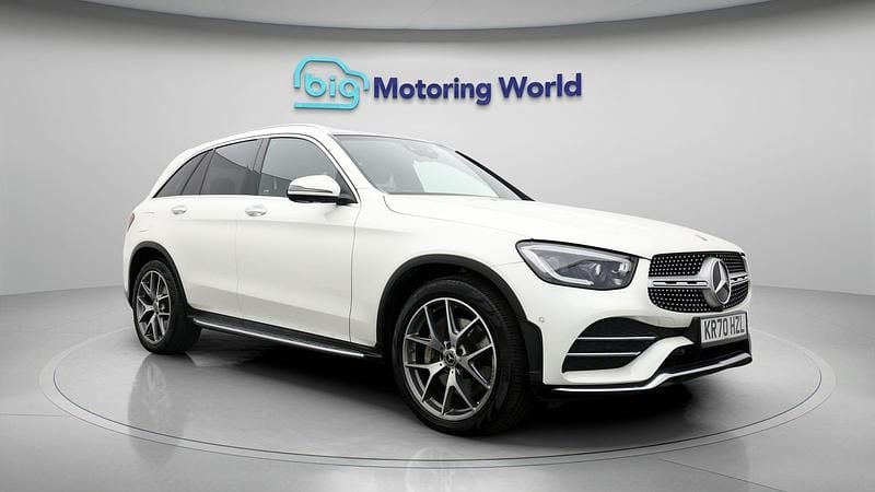 Used Mercedes GLC300 AMG line 241 HP (177 kW) 2020 White SUV