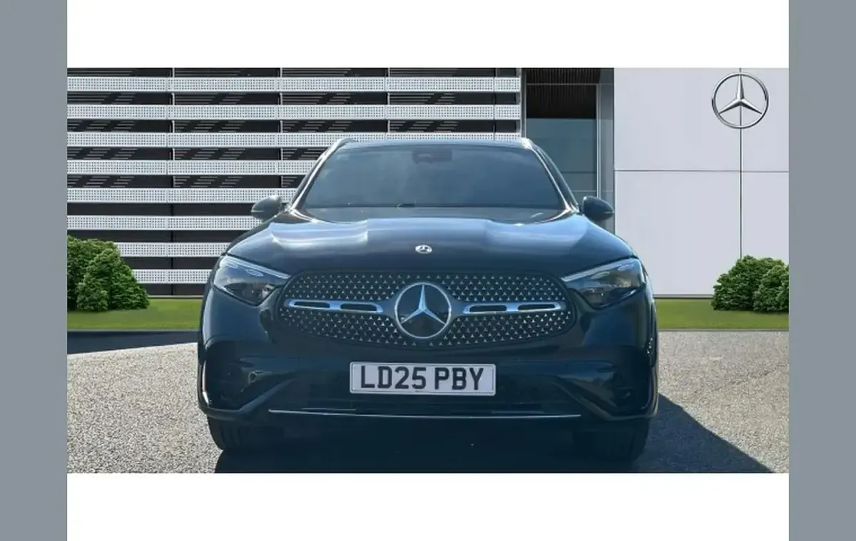 Used Mercedes GLC300 AMG Line Premium Plus 265 HP (194 kW) 2025 Black SUV