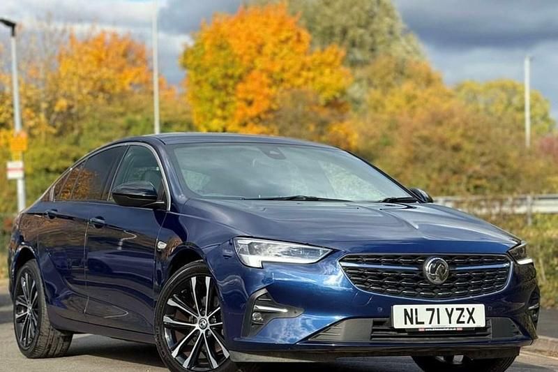 Used Vauxhall Insignia Ultimate 122 HP (89 kW) 2021 Blue Hatchback