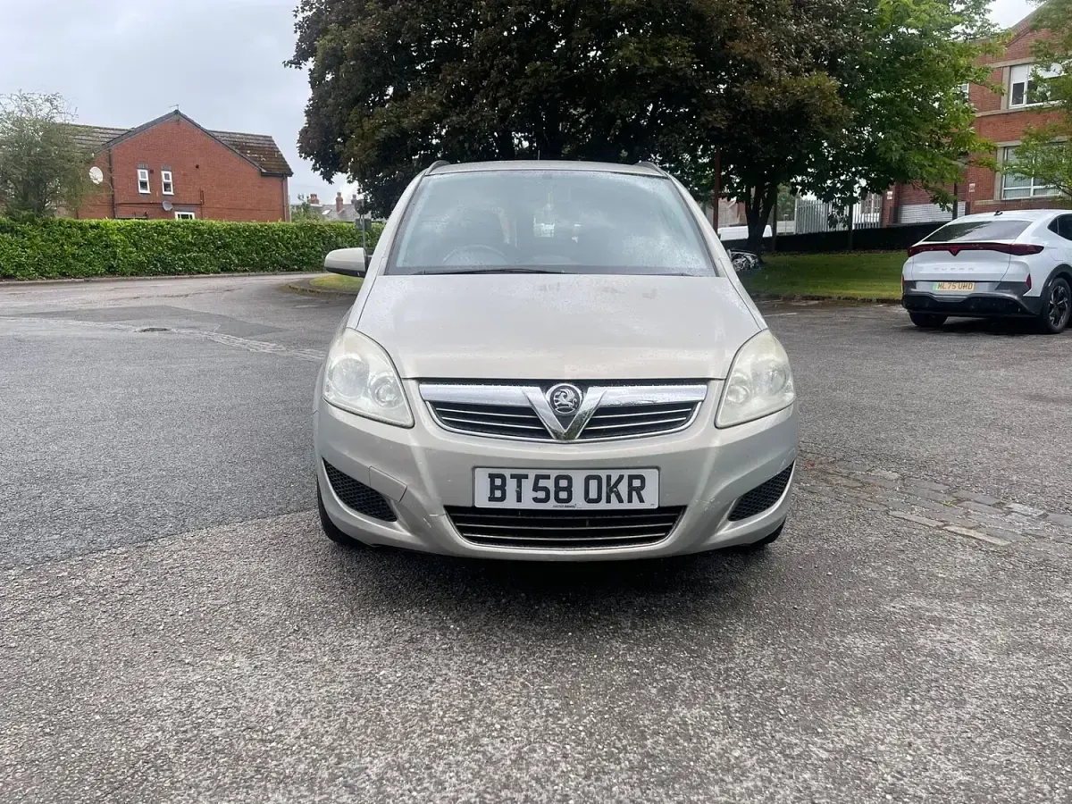 Used Vauxhall Zafira 115 HP (84 kW) 2009 Silver MPV