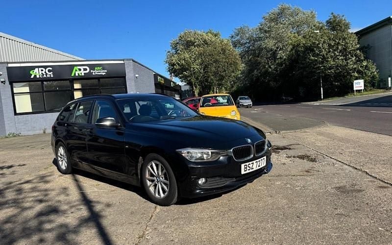 Black Used 2014 BMW 320 Efficient Dynamics Estate | £4,689 (Good price) - Image 1/4
