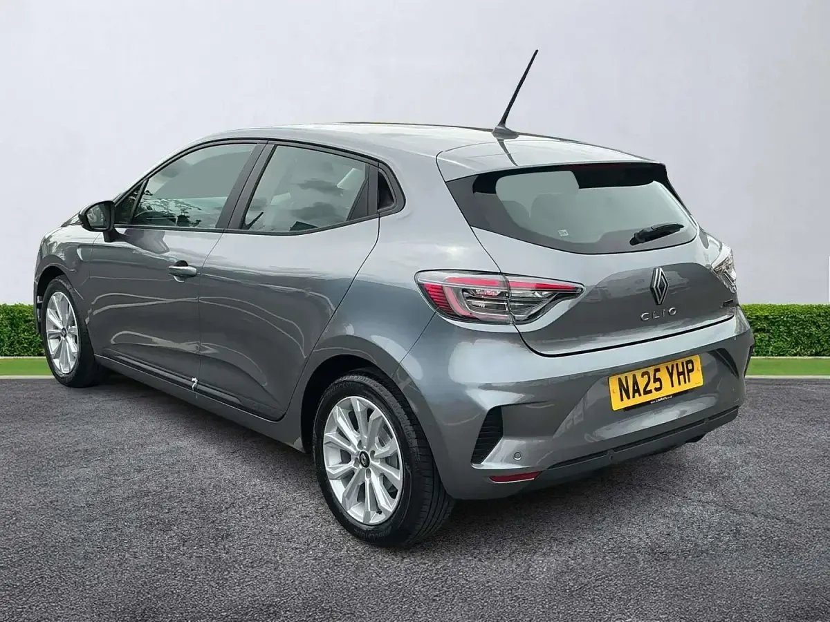 Used Renault Clio V Evolution 143 HP (105 kW) 2025 Grey Hatchback
