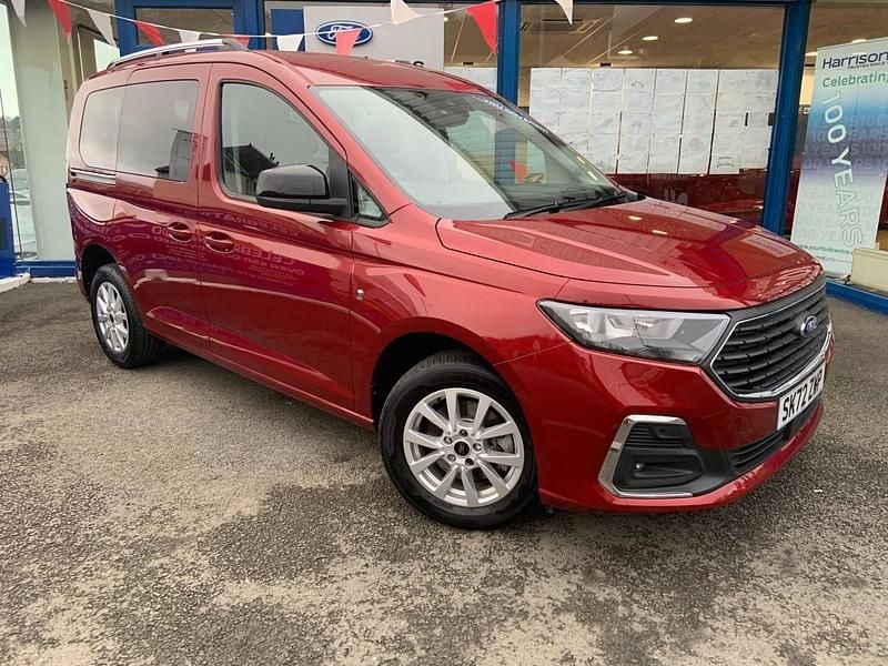 Used Ford Tourneo Connect Titanium 114 HP (83 kW) 2022 Red MPV