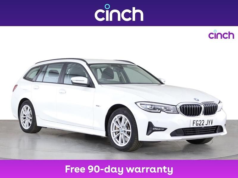 White Used 2022 BMW 330e Estate | £14,799 (Good price) - Image 1/3