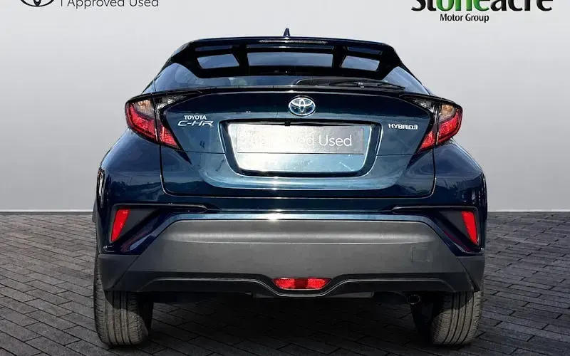 Used Toyota C-HR 140 HP (102 kW) 2026 Blue SUV