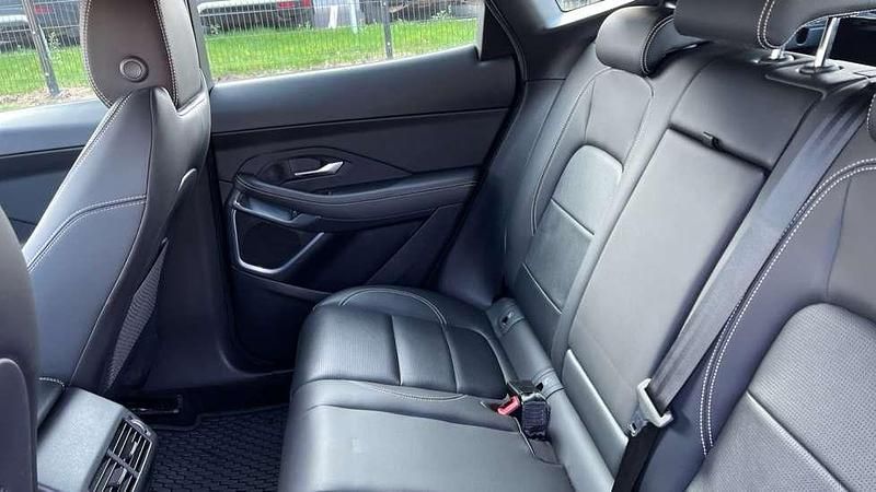 Usado Jaguar E-Pace R-Dynamic 204 HP (150 kW) 2023 Azul SUV