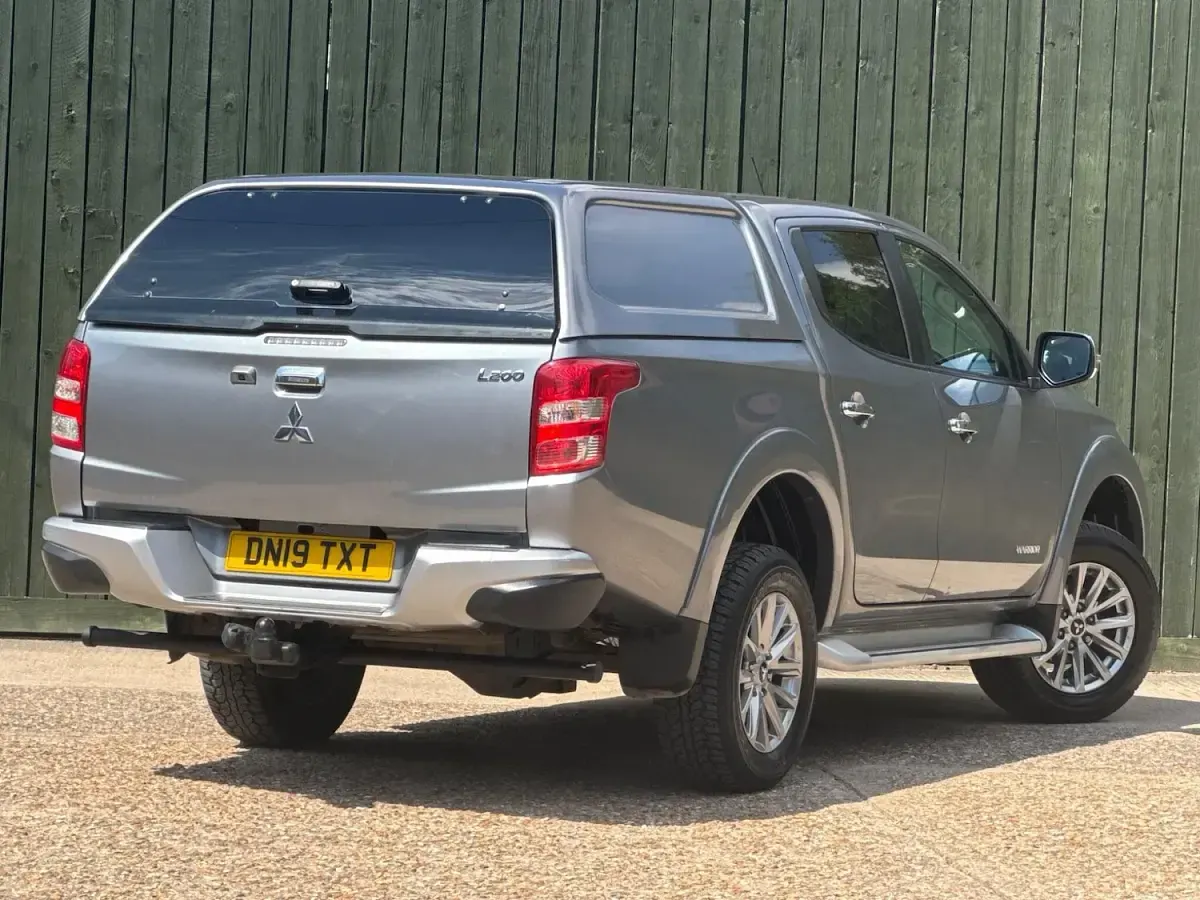 Used Mitsubishi L200 Warrior 181 HP (133 kW) 2019 Grey Pickup