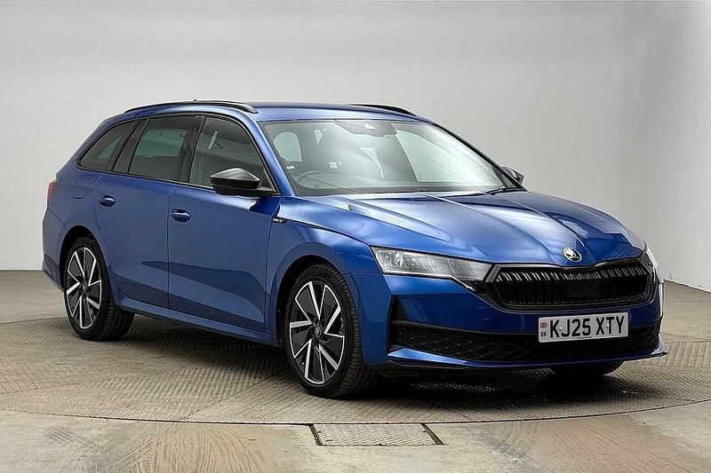 Used Skoda Octavia SportLine 147 HP (108 kW) 2025 Race blue metallic Estate