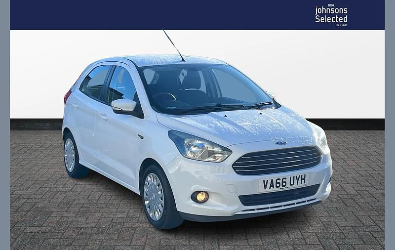 Used Ford Ka Plus Studio 68 HP (50 kW) 2017 White Hatchback