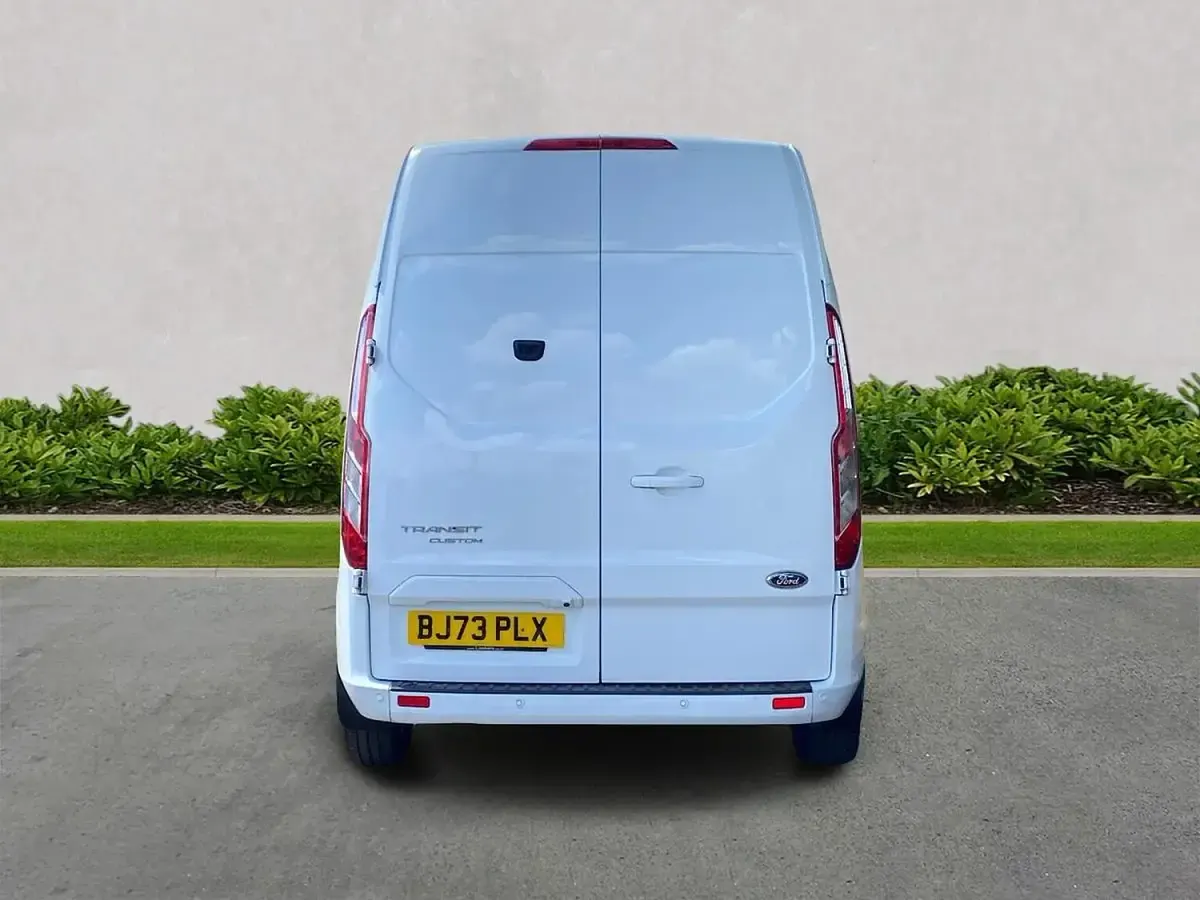 Used Ford Transit Custom Limited 130 HP (95 kW) 2023 White Van