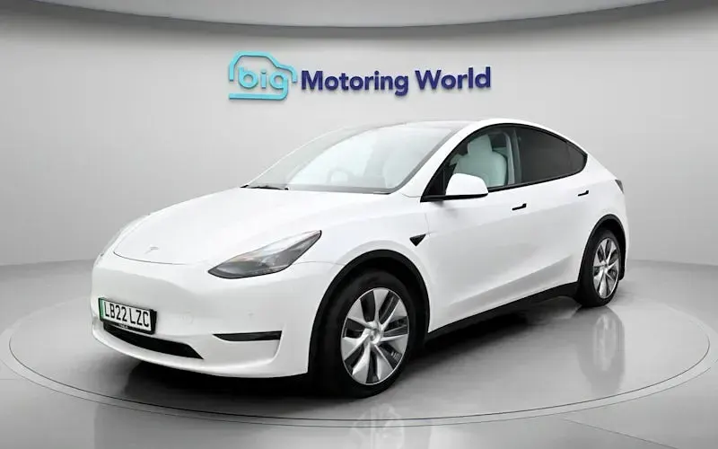 Used Tesla Model Y Long Range AWD 286 kW (389 HP) 2025 SUV