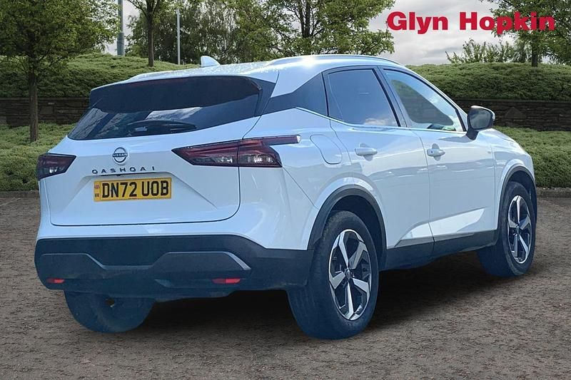 Used Nissan Qashqai N-Connecta 2022 White SUV