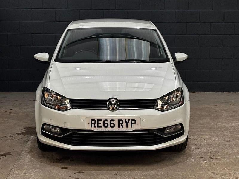 Used VW Polo Match 90 HP (66 kW) 2016 White Hatchback