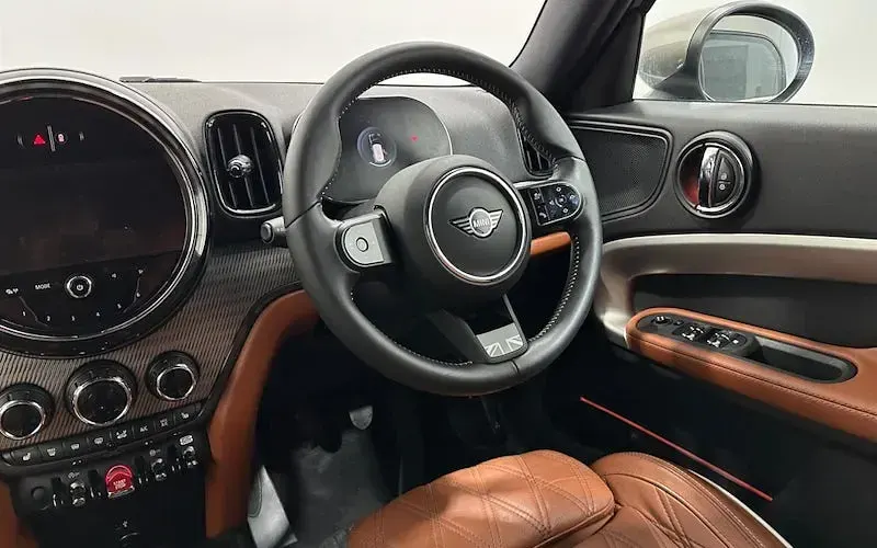 Used Mini Cooper Countryman Exclusive 136 HP (100 kW) 2022 Black SUV