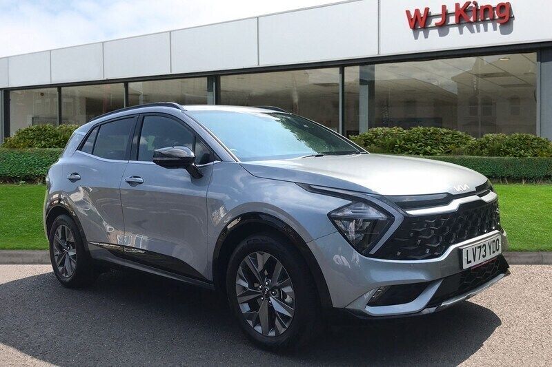 Lunar silver Used 2023 Kia Sportage 2 SUV | £26,995 (Good price) - Image 1/3