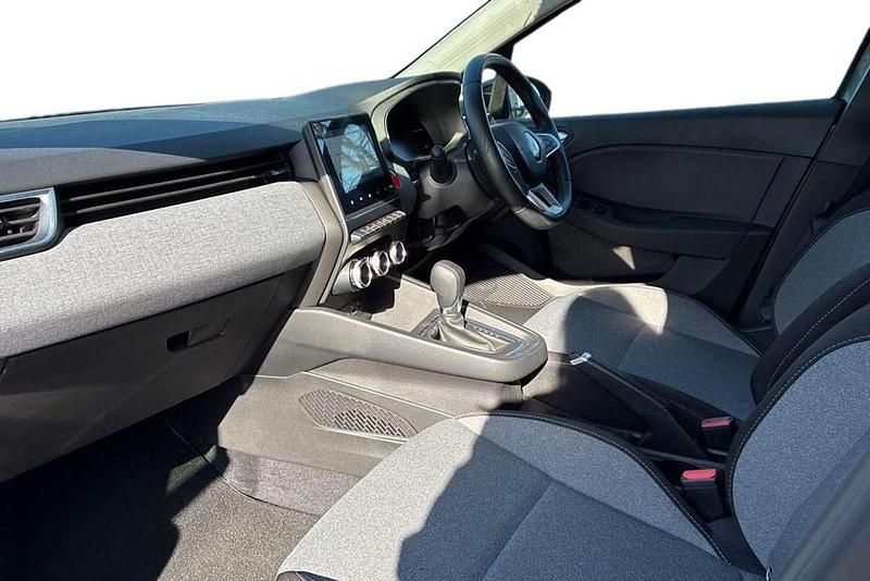 Używany Renault Clio V Evolution 143 KM (105 kW) 2024 Szary Hatchback