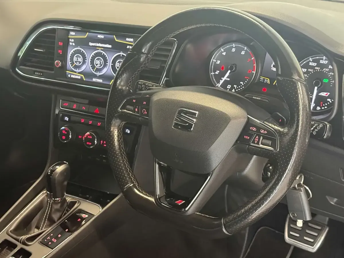 Used Seat Leon CUPRA 300 HP (220 kW) 2018 Black Hatchback