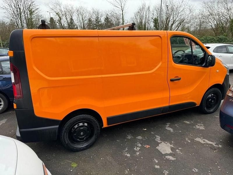Used Vauxhall Vivaro 120 HP (88 kW) 2019 White MPV