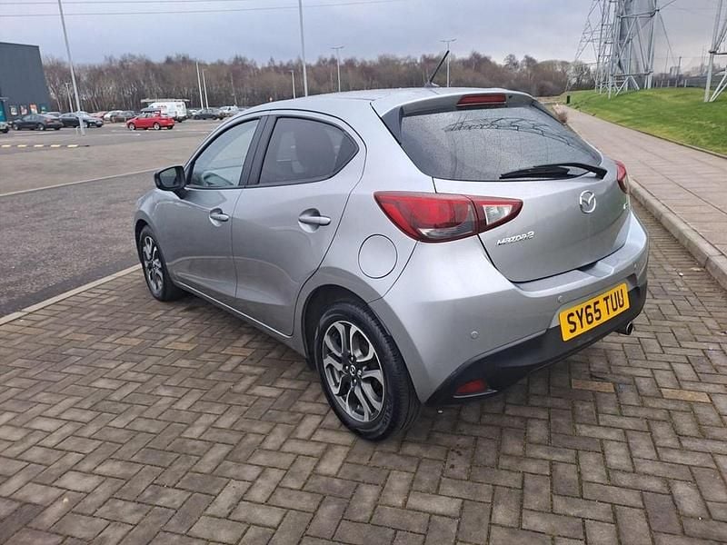 Usado Mazda 2 Inclusive 2015 Prateado Citadino