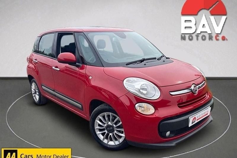 Used Fiat 500L Lounge 105 HP (77 kW) 2013 Red MPV