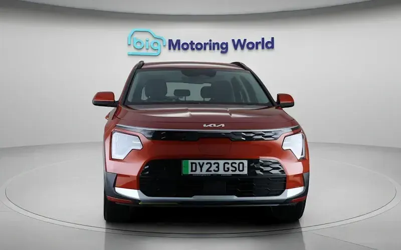 Used Kia Niro 150 kW (204 HP) 2023 Orange SUV